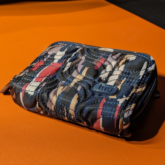 Lug Splits Compact RFID Wallet - Riverwalk Navy, LIKE NEW โจDISCONTINUED!โจ - Picture 3 of 8